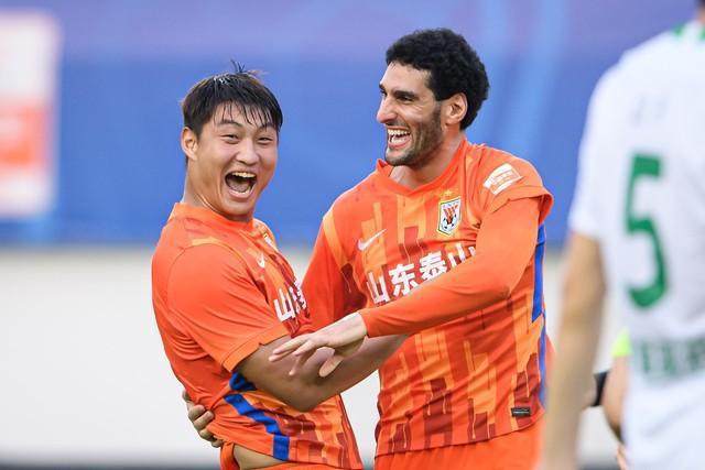 海星体育-山东输掉榜首战后重拾最强武器 双塔暴力破门